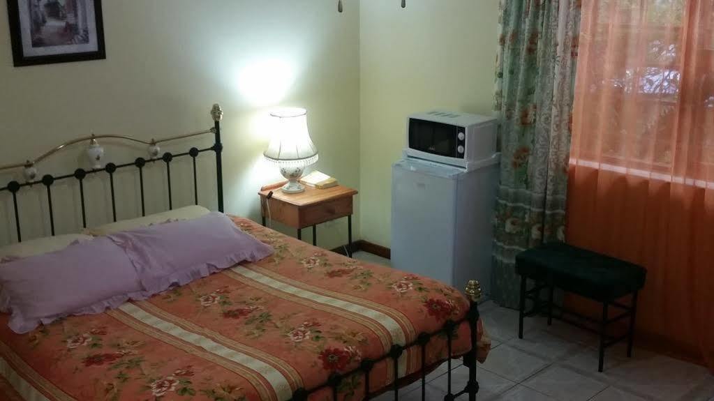 Ebenezer Guesthouse Bluewater Bay Port Elizabeth Exterior foto
